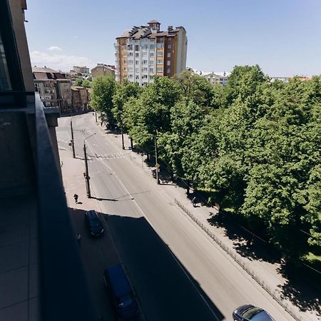 Apartments Біля Жд Вокзалу Ivano-Frankivsk Exterior photo
